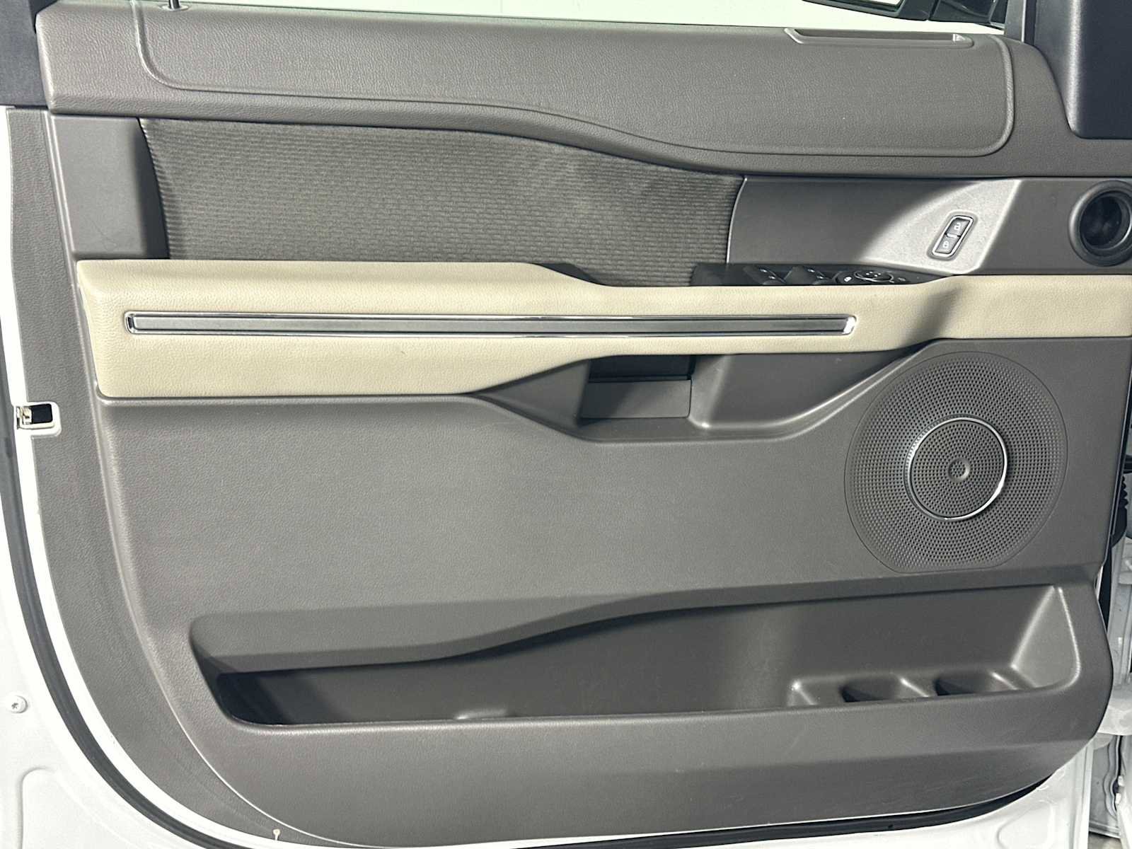 Certified 2020 Ford Expedition XLT image 9