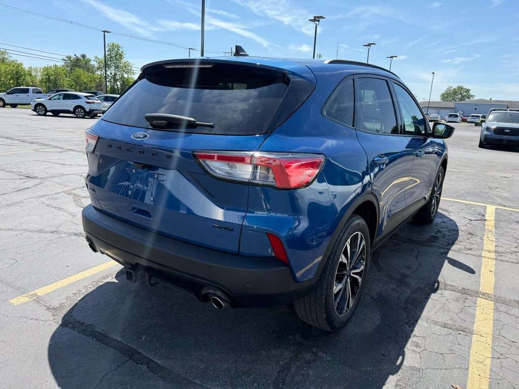 Certified 2022 Ford Escape SEL w/ SEL Stealth AWD Package image 11