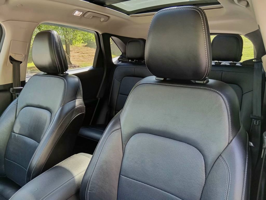 Certified 2020 Ford Escape Titanium w/ Titanium Premium Package 2.0 image 15