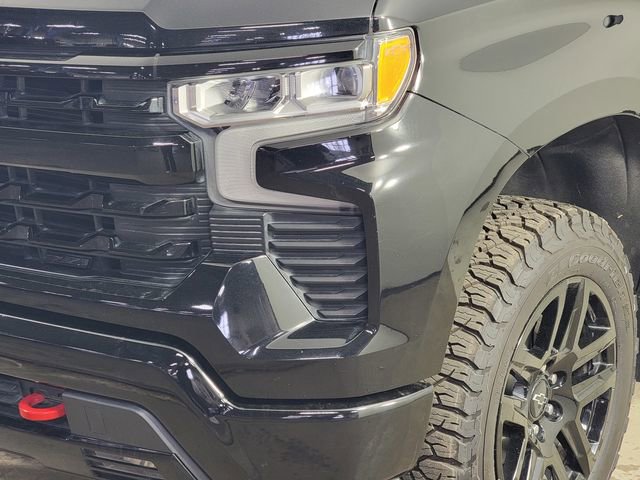Used 2023 Chevrolet Silverado 1500 LT Trail Boss w/ LT Trail Boss Premium Package AWD/4WD image 9
