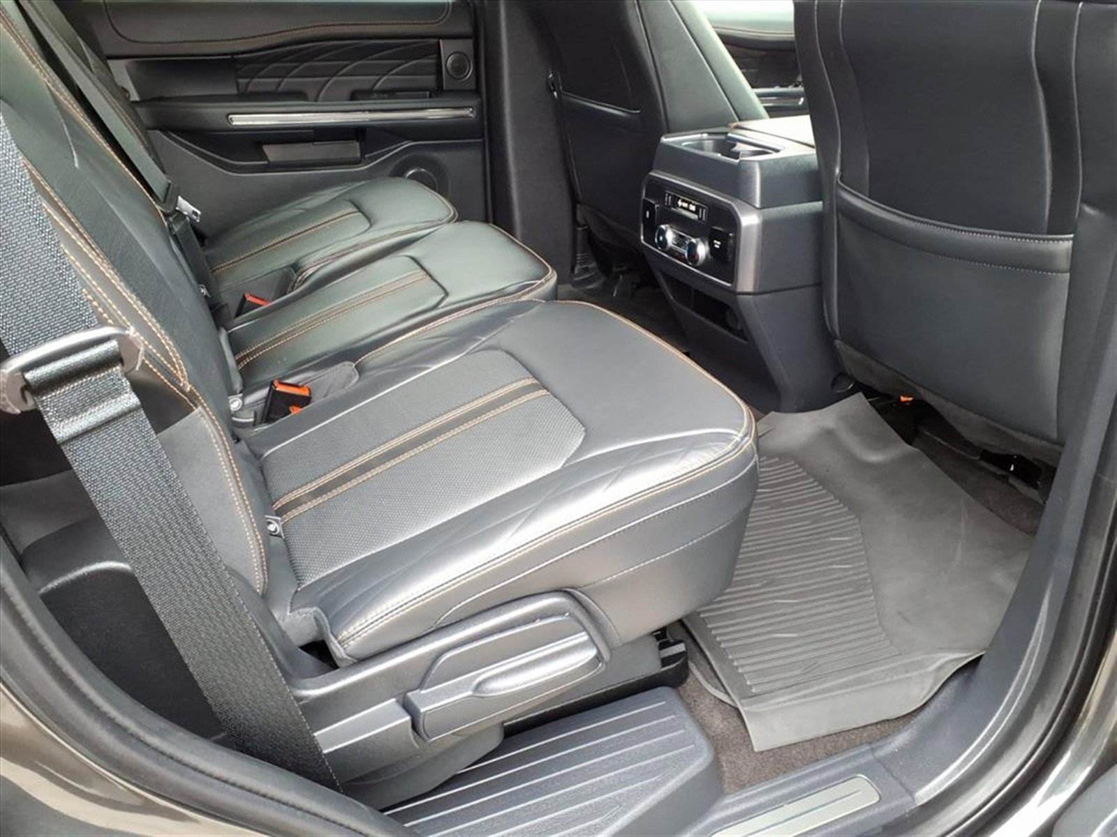 Certified 2023 Ford Expedition Platinum AWD/4WD image 11