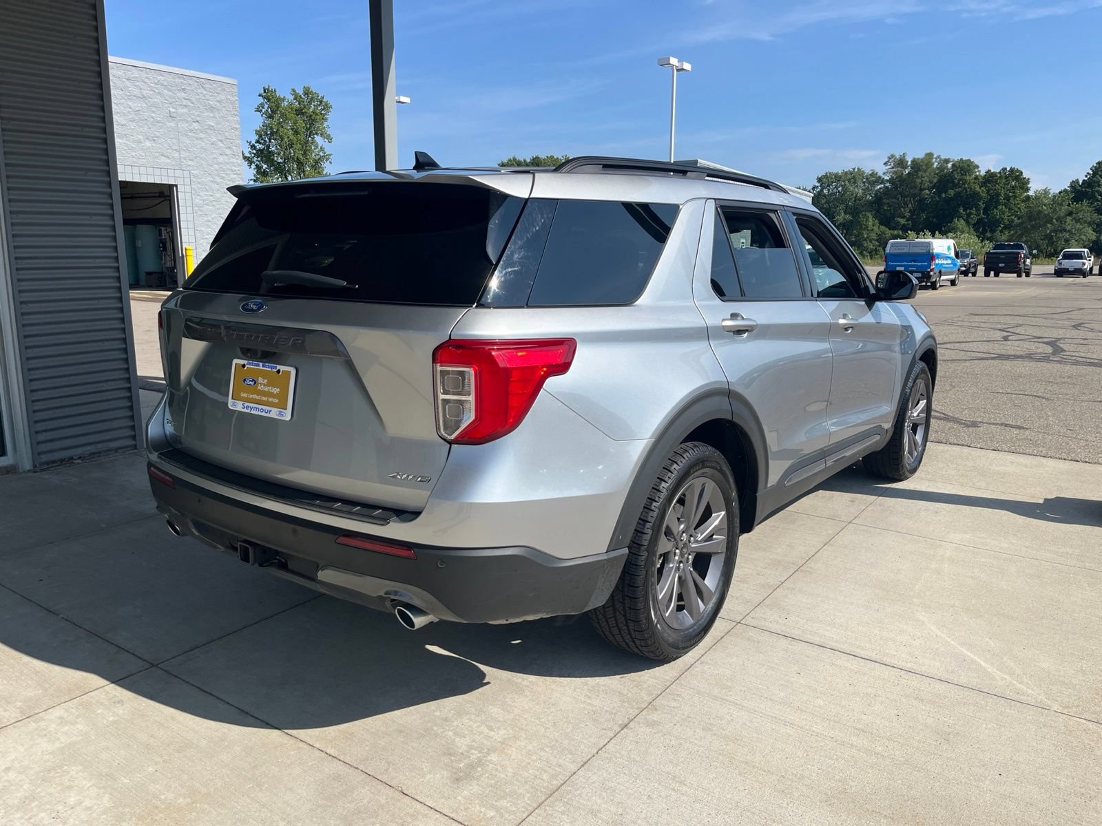 Certified 2024 Ford Explorer XLT w/ Equipment Group 202A AWD/4WD image 7