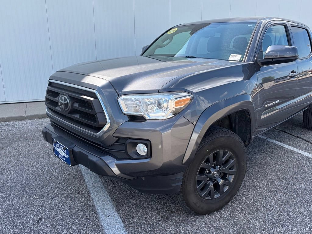 Used 2021 Toyota Tacoma SR5 AWD/4WD image 2