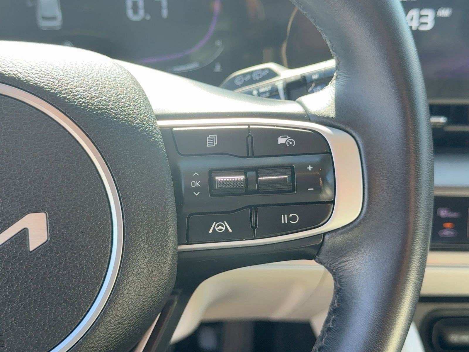 Used 2024 Kia Sportage EX image 25