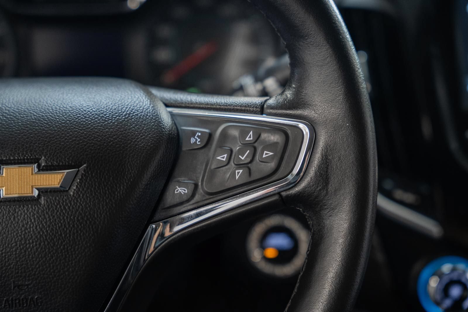 Used 2018 Chevrolet Cruze Premier FWD image 24