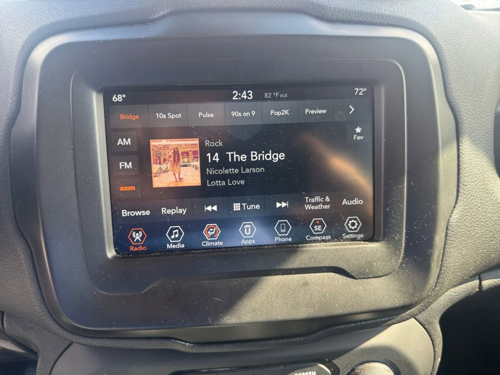 Used 2020 Jeep Renegade Latitude w/ Popular Equipment Group image 18