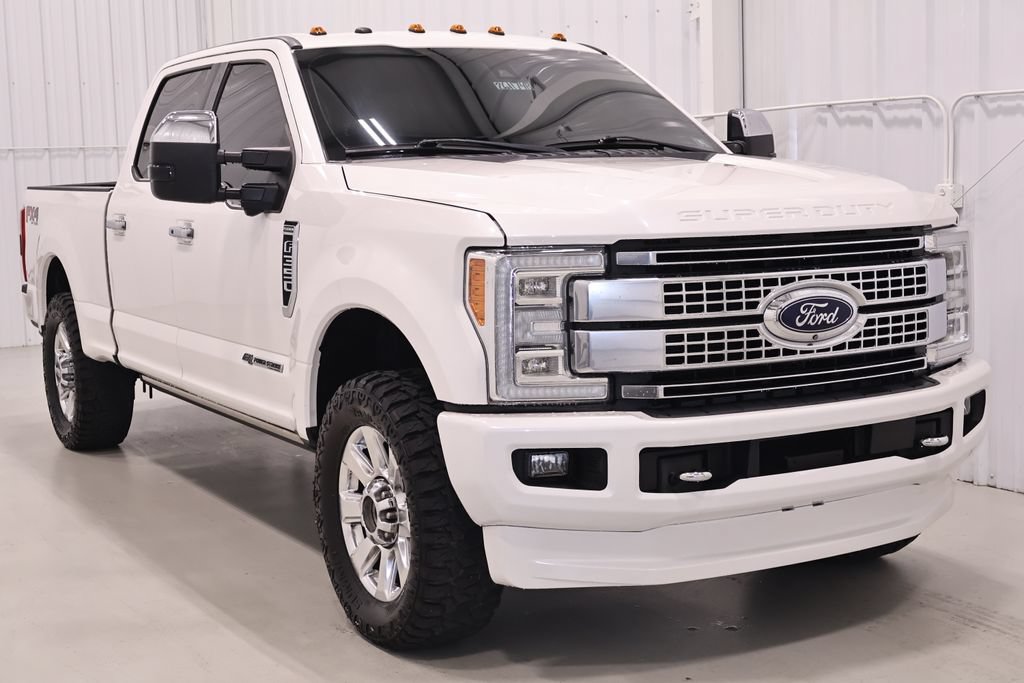 Certified 2017 Ford F350 Platinum w/ Platinum Ultimate Package AWD/4WD image 3