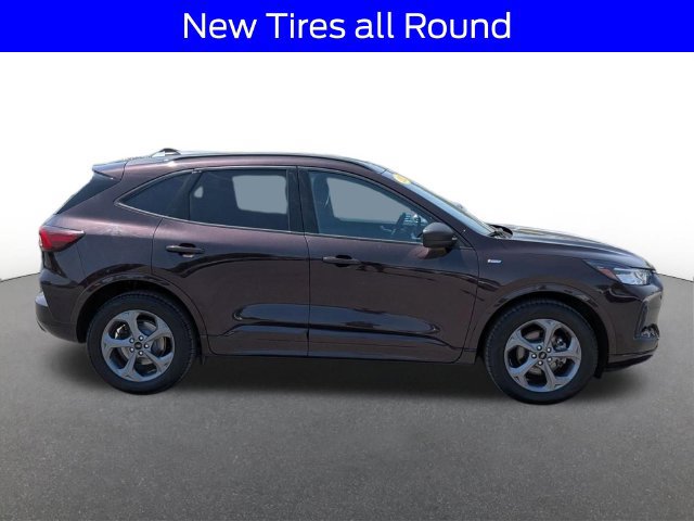 Certified 2023 Ford Escape ST-Line w/ Tech Pack #1 AWD/4WD image 2