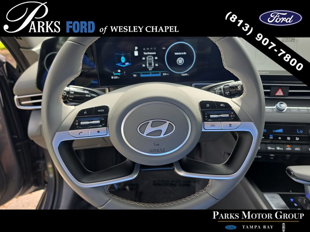 Used 2025 Hyundai Elantra SEL FWD image 26