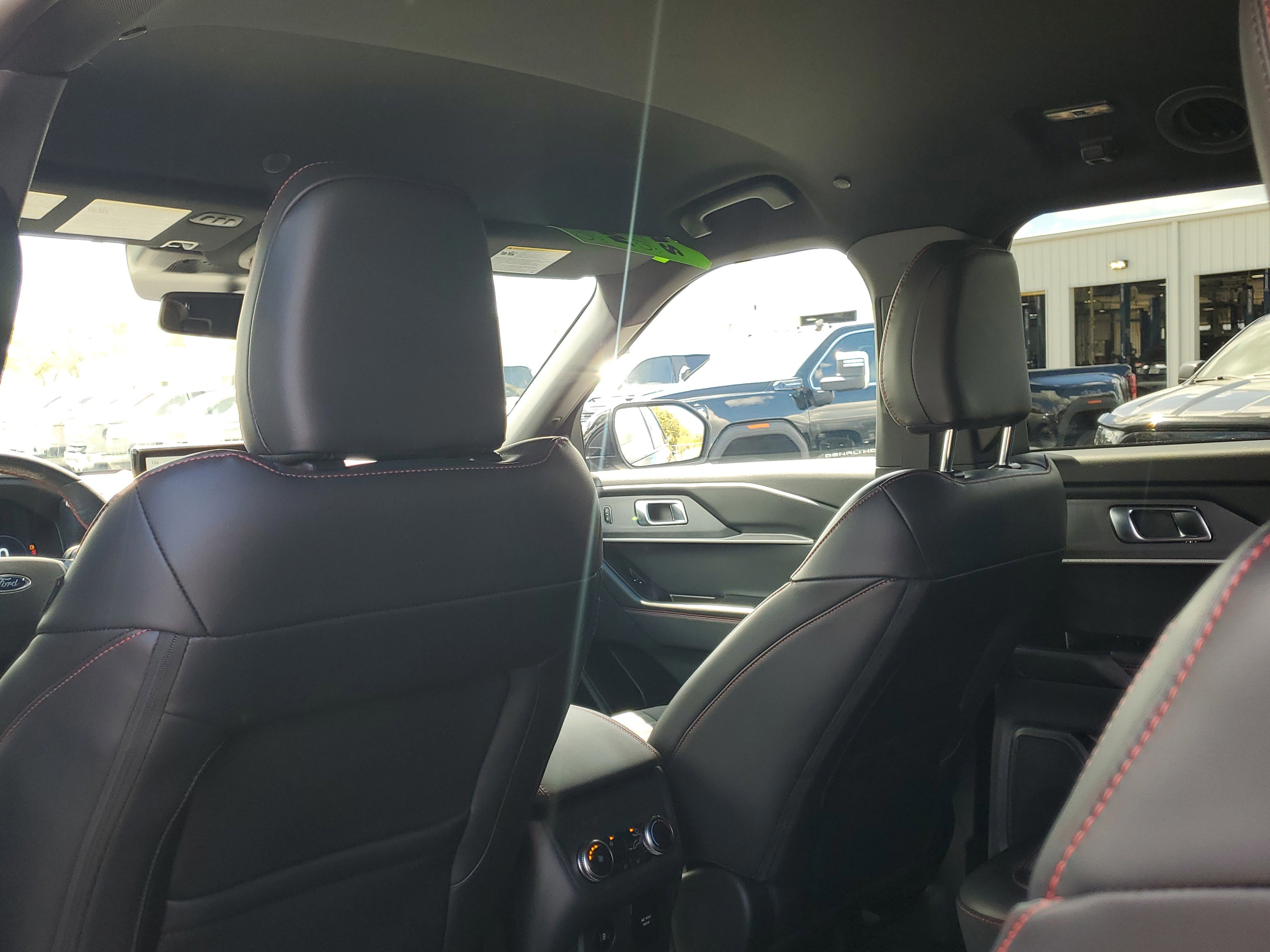 Certified 2025 Ford Explorer ST-Line w/ Premium Package image 14