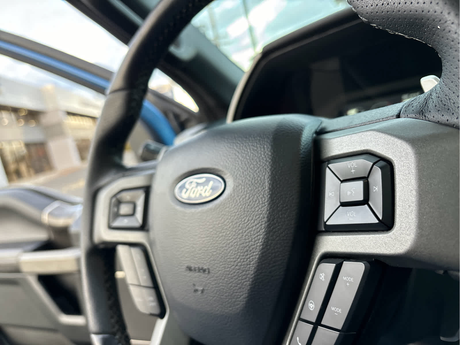 Certified 2019 Ford F150 Raptor w/ Equipment Group 802A Luxury image 18