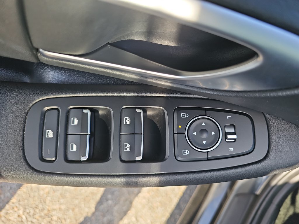 Used 2025 Hyundai Sonata SEL FWD image 25