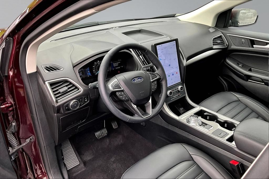 Certified 2024 Ford Edge SEL w/ Convenience Package AWD/4WD image 17