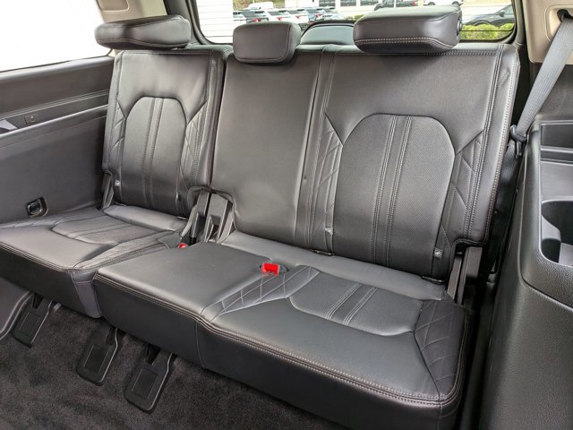 Certified 2018 Ford Expedition Platinum image 33