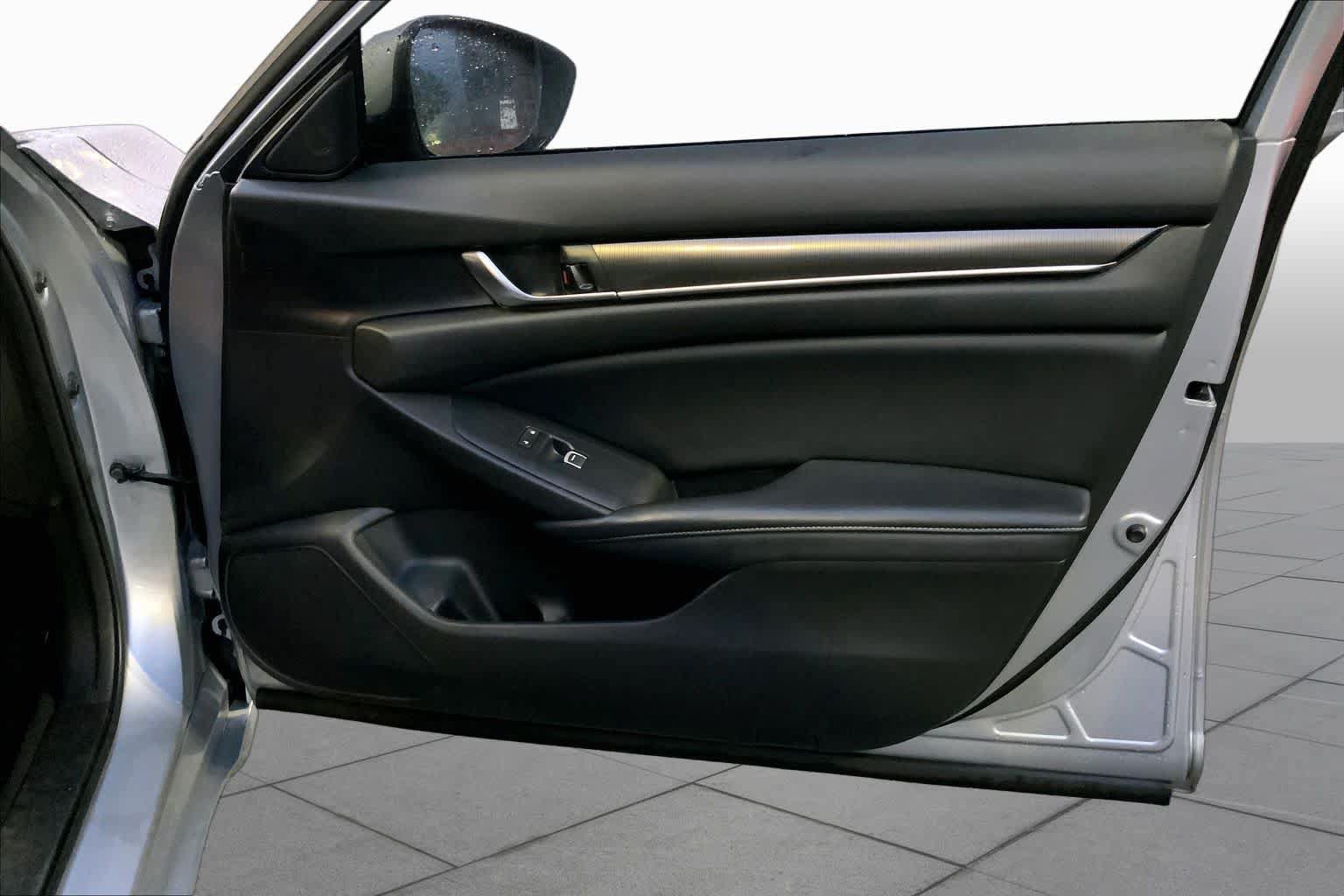 Used 2018 Honda Accord Sport image 22
