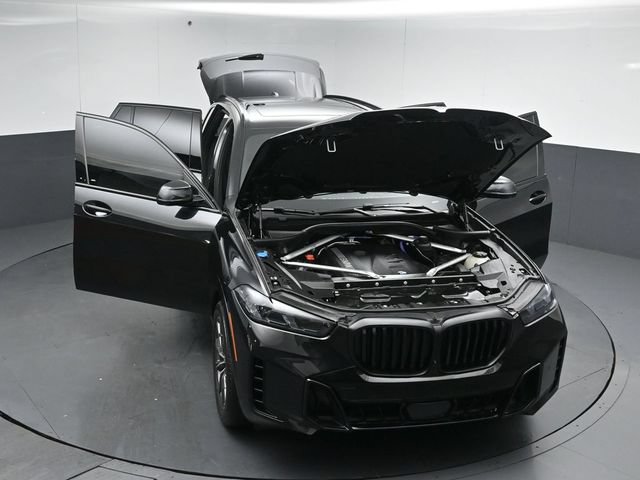 Used 2025 BMW X5 xDrive40i w/ Executive Package AWD/4WD image 55