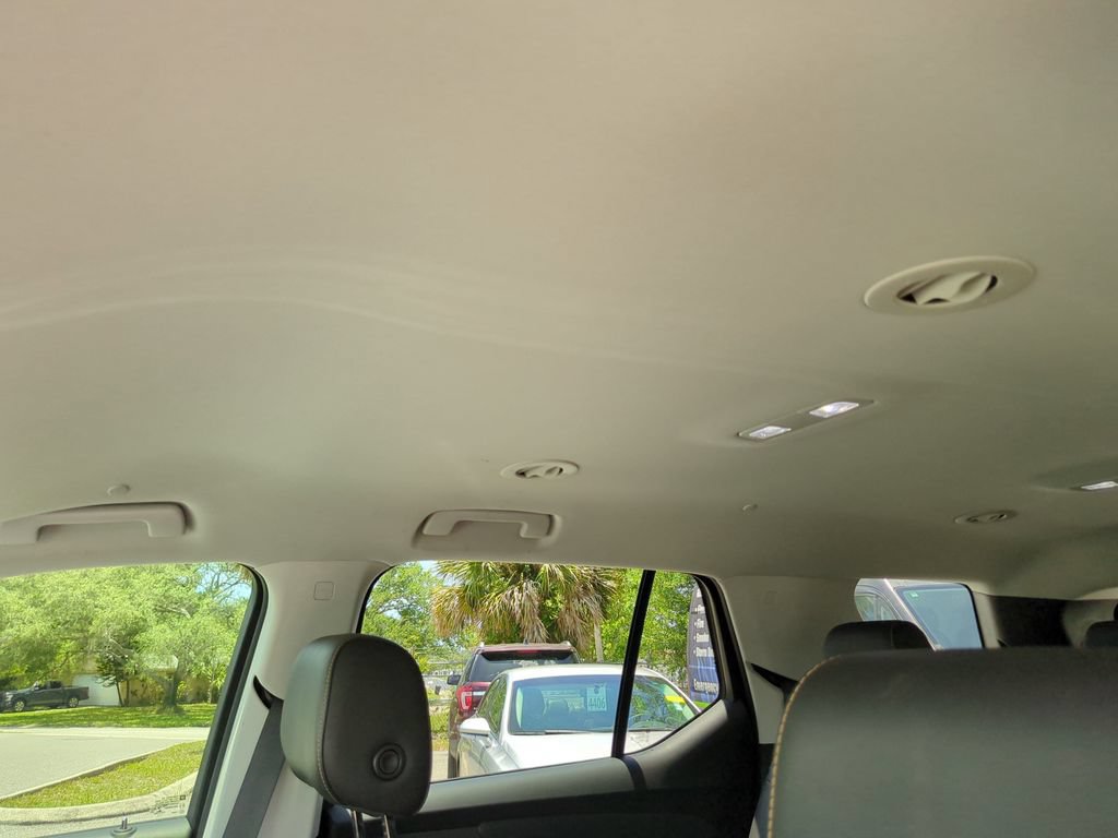Used 2021 Chevrolet Traverse LT w/ LT Premium Package FWD image 23