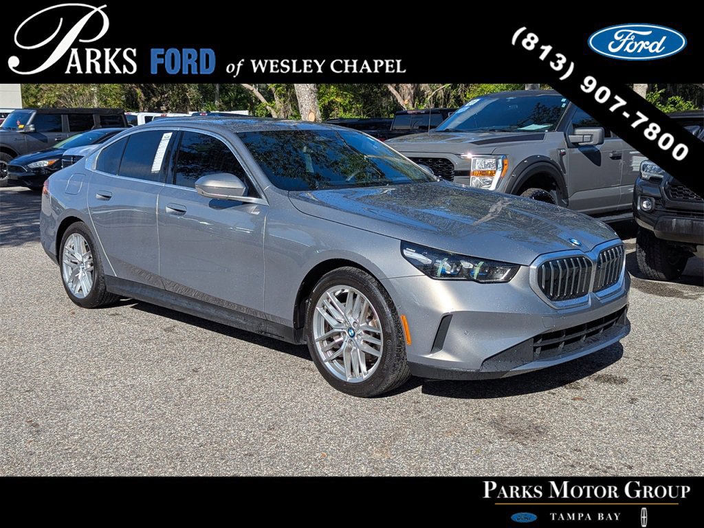 Used 2025 BMW 530i xDrive w/ Premium Package image 1