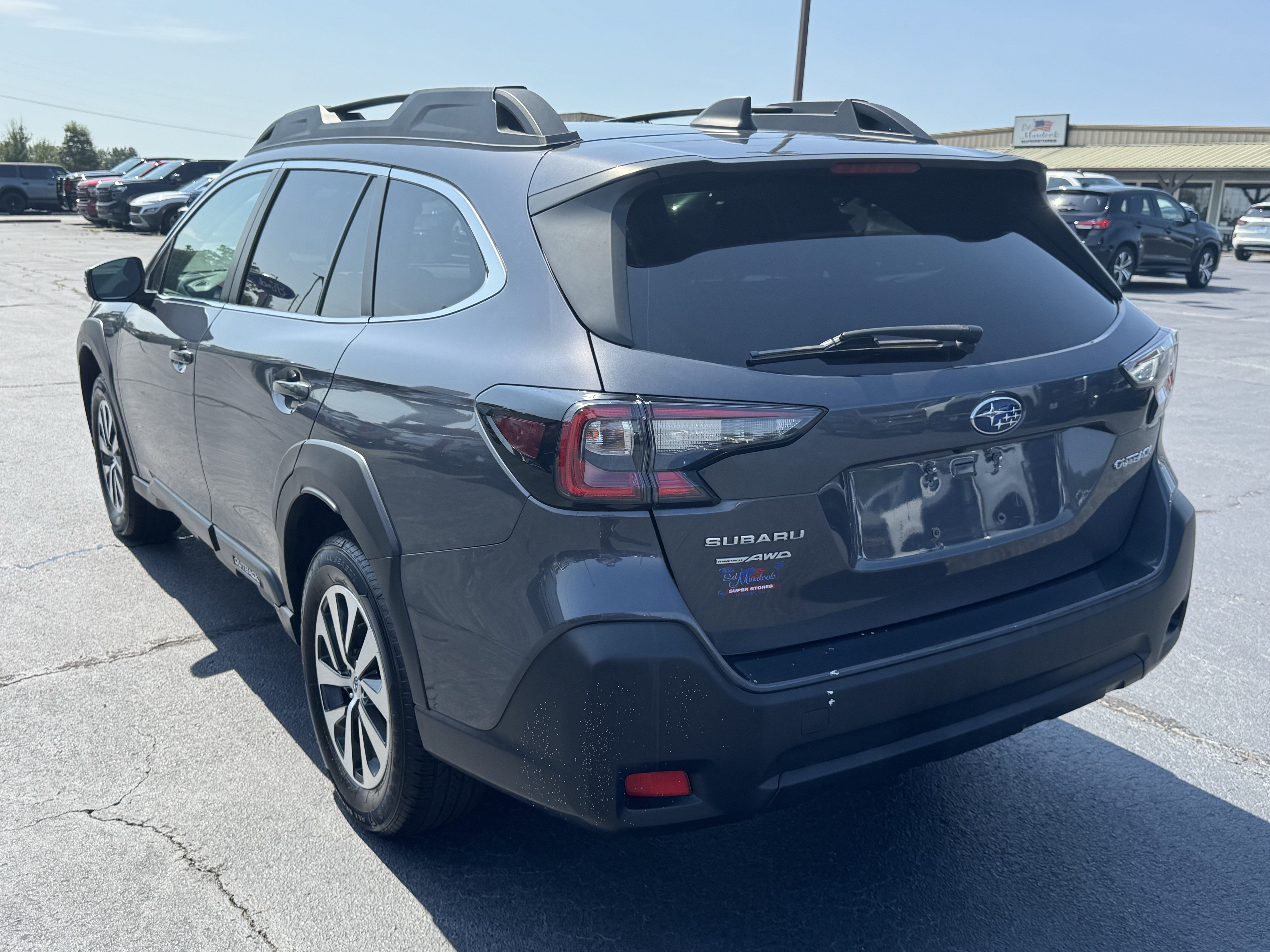 Used 2023 Subaru Outback Premium AWD/4WD image 7