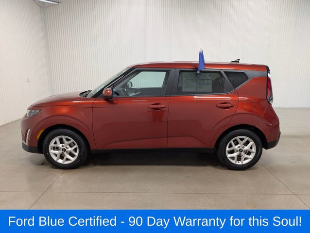 Used 2024 Kia Soul LX w/ Option Group 015 FWD image 1