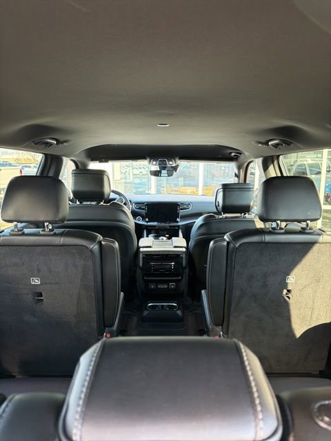 Used 2023 Jeep Wagoneer Series III w/ Preferred Equipment Group image 11