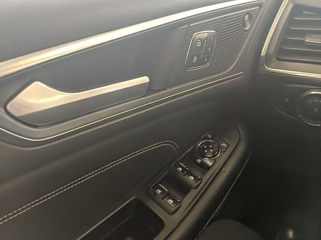 Certified 2024 Ford Edge Titanium w/ Equipment Group 301A image 28