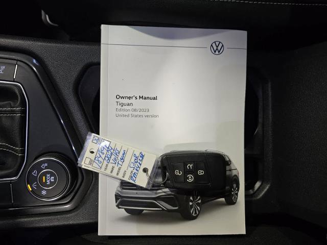 Used 2024 Volkswagen Tiguan SE R-Line AWD/4WD image 13