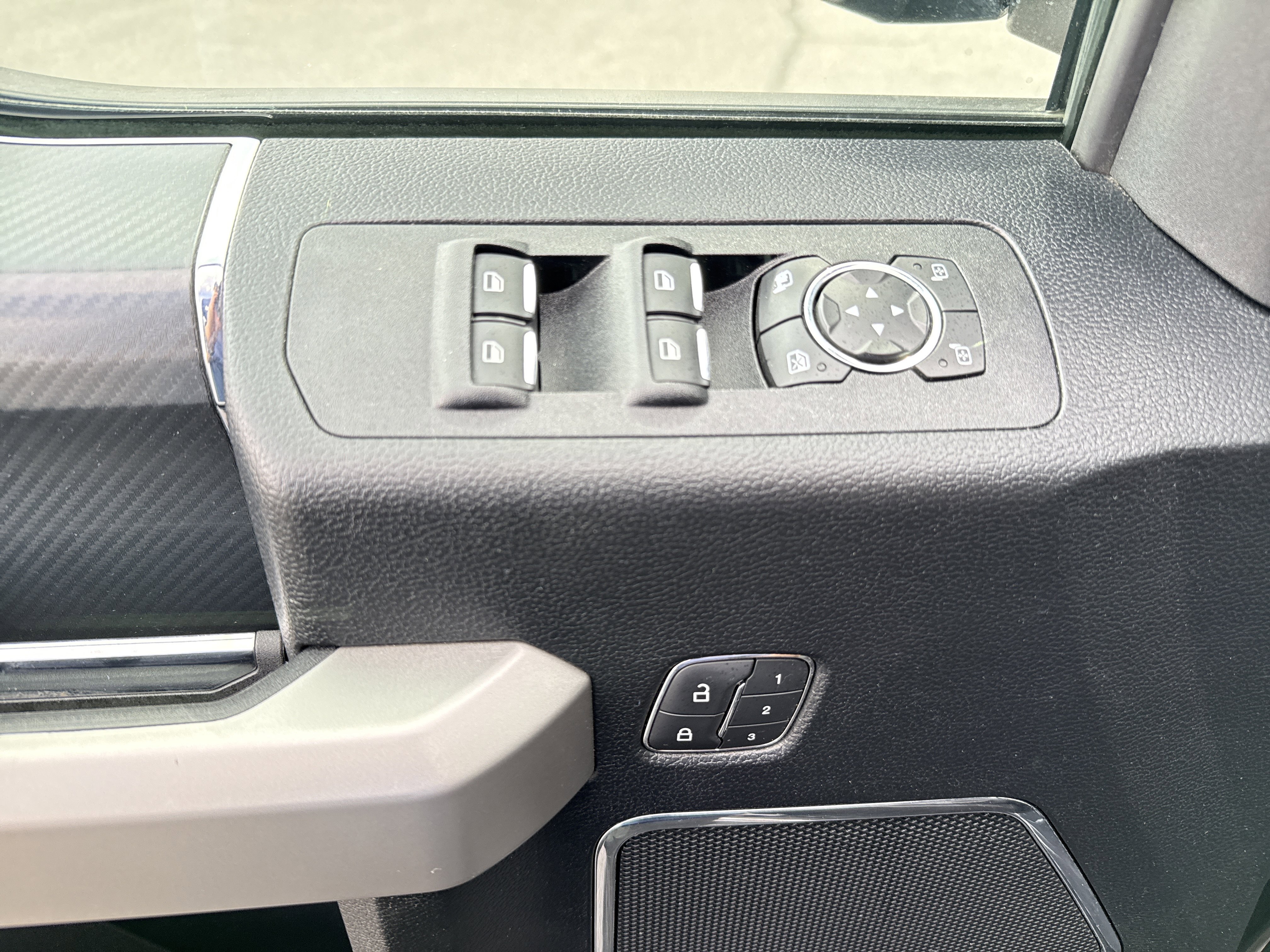 Certified 2018 Ford F150 Lariat image 15