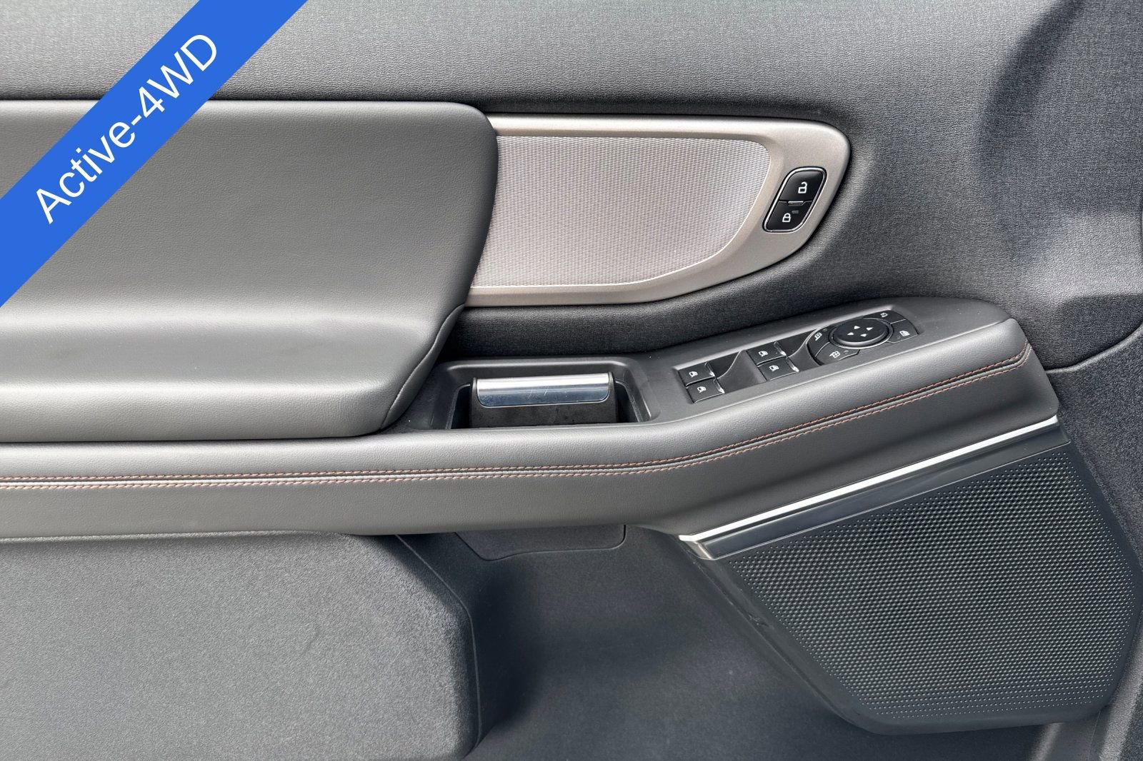 Certified 2025 Ford Expedition Active AWD/4WD image 12