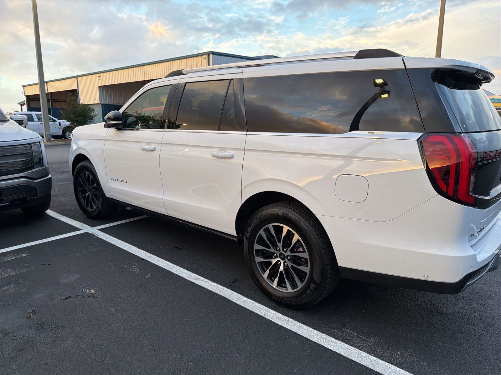 Certified 2025 Ford Expedition Max Platinum image 10