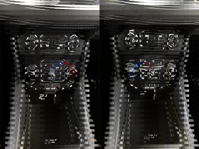 Used 2024 Chevrolet Suburban LT image 10