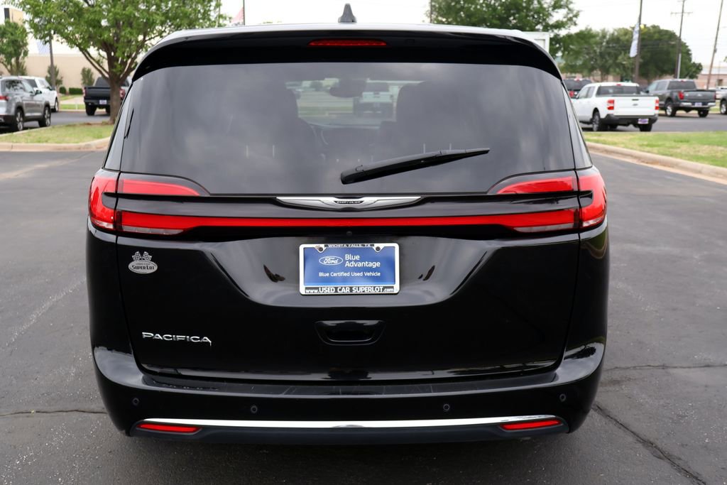 Used 2024 Chrysler Pacifica Touring-L FWD image 14