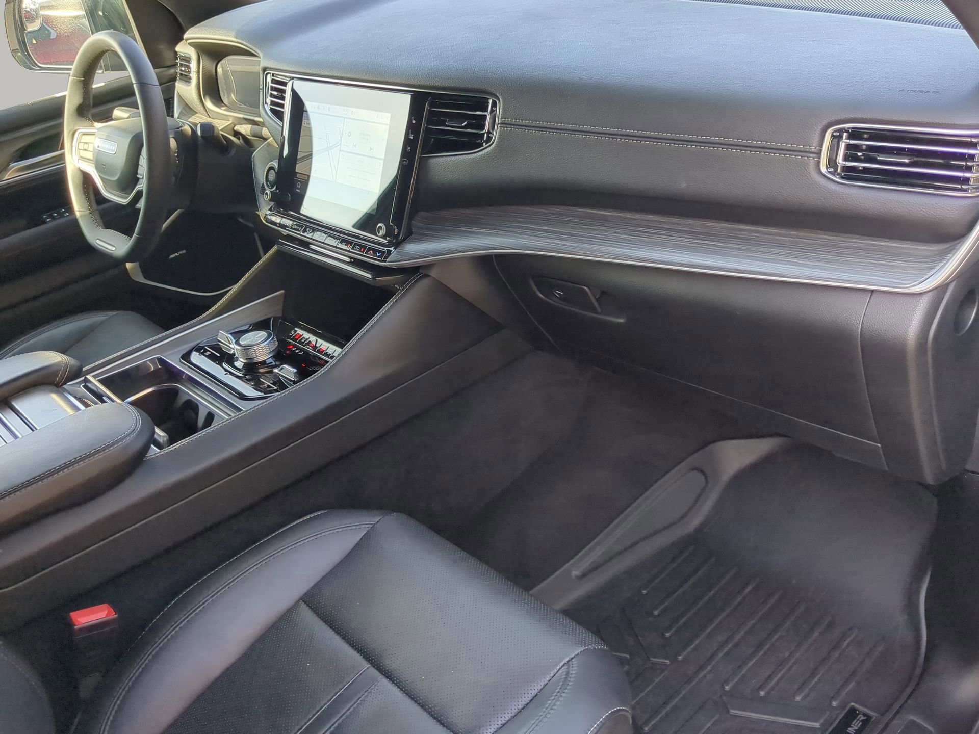 Used 2023 Jeep Wagoneer L Series III w/ Preferred Equipment Group image 42