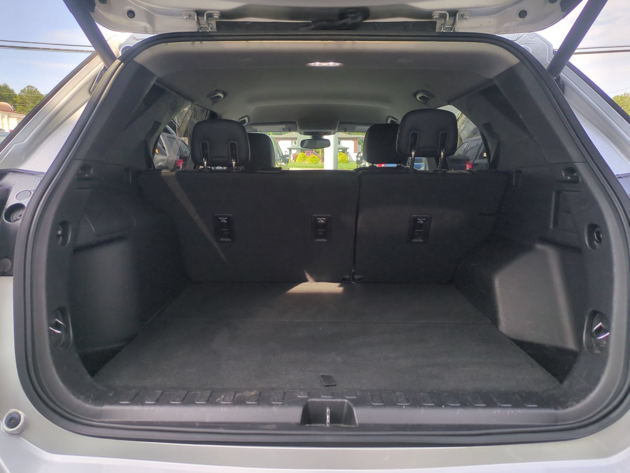 Used 2018 Chevrolet Equinox Premier FWD image 8