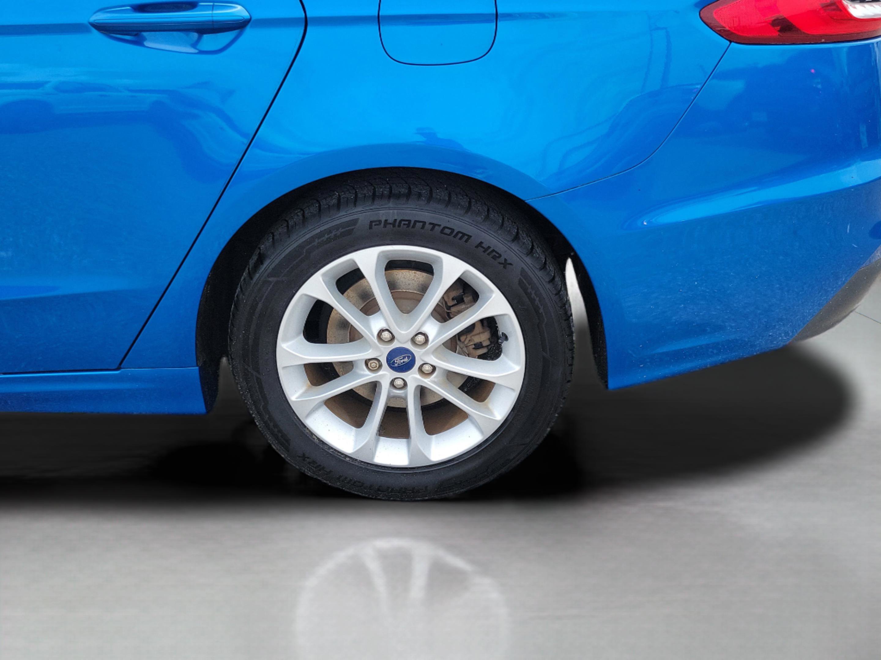Certified 2020 Ford Fusion SE FWD image 32