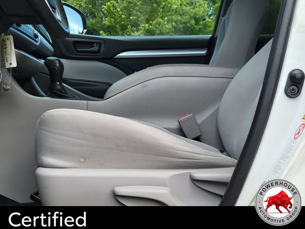 Used 2019 Toyota Highlander LE FWD image 25
