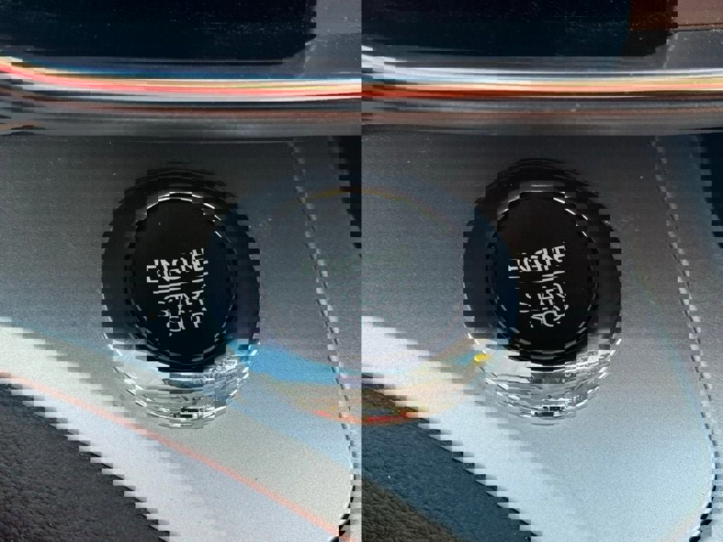 Certified 2022 Ford Explorer XLT w/ Equipment Group 202A image 35