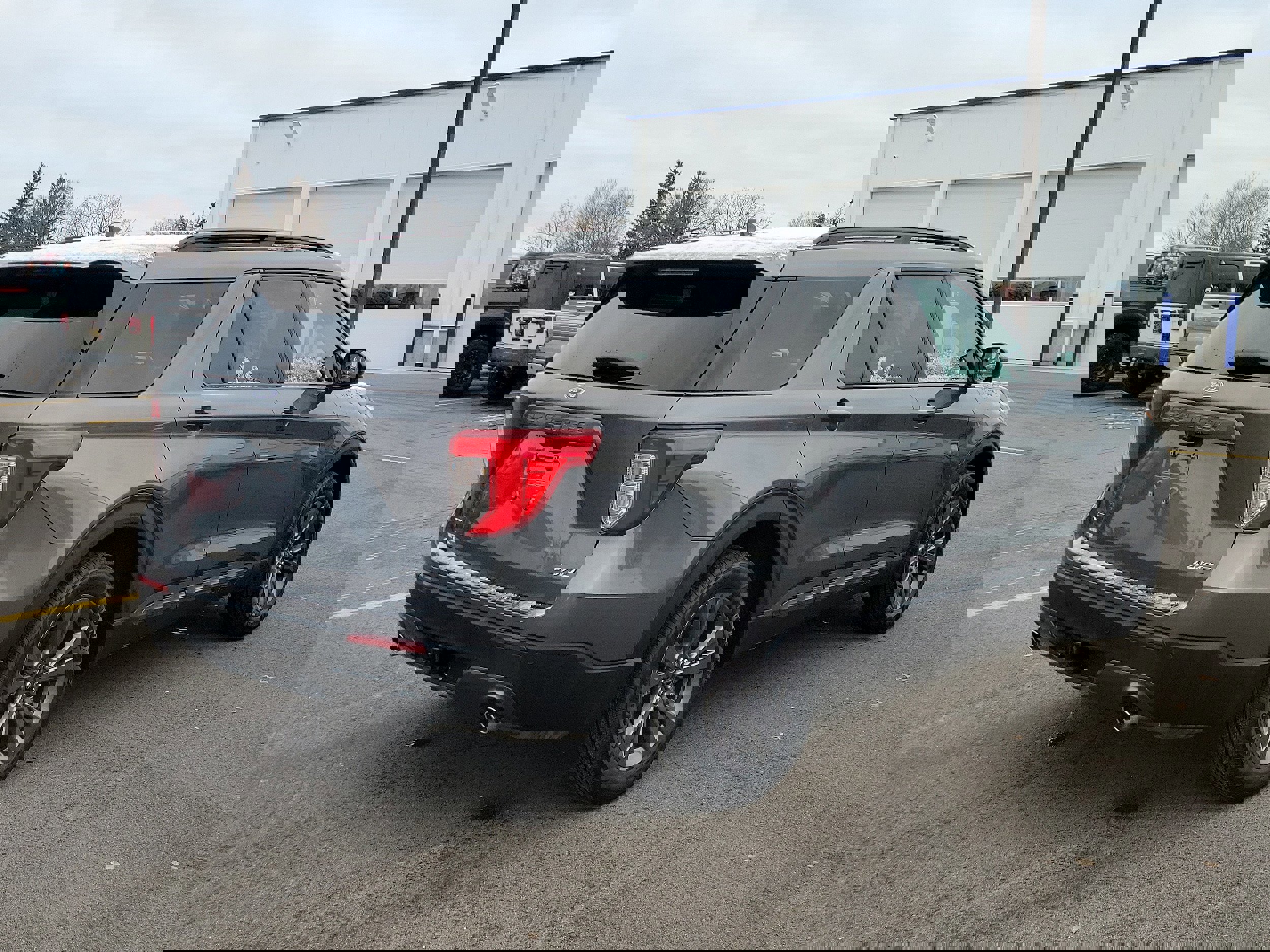 Certified 2023 Ford Explorer XLT w/ Equipment Group 202A image 3