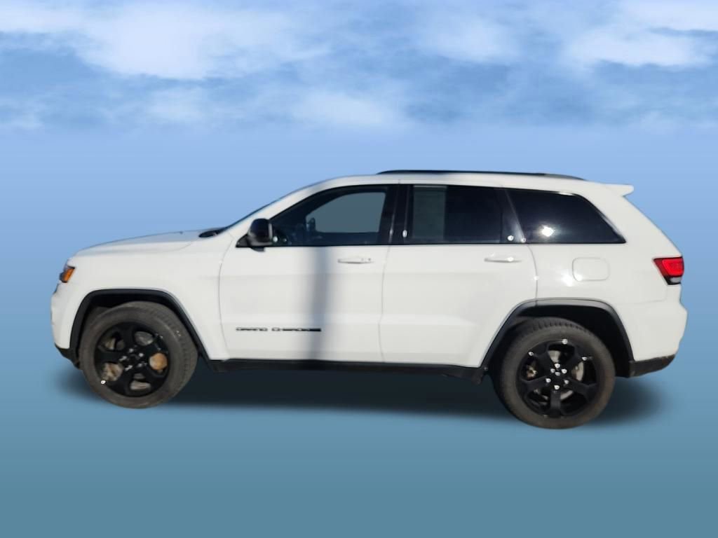 Used 2019 Jeep Grand Cherokee Laredo image 2