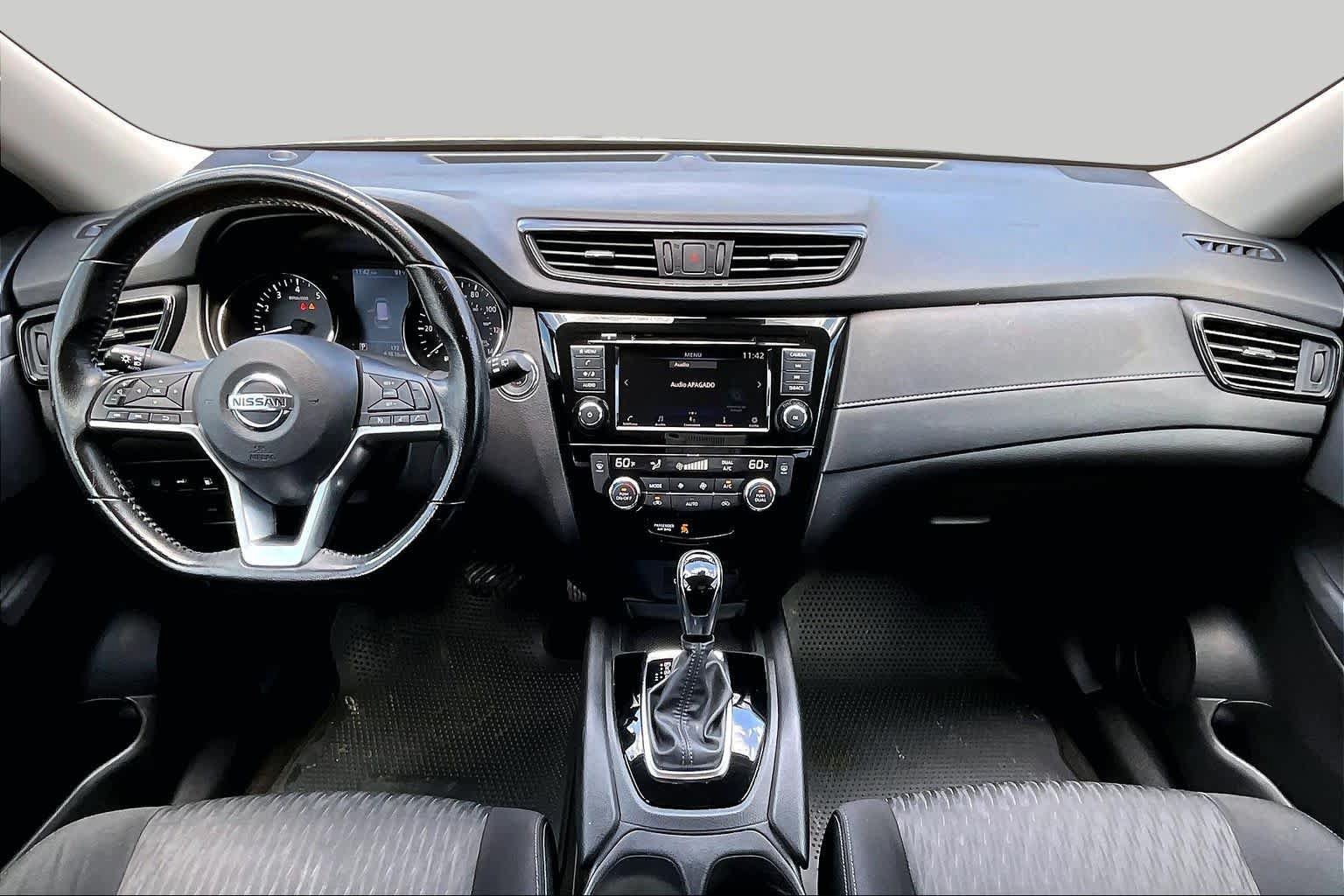 Used 2020 Nissan Rogue SV FWD image 16