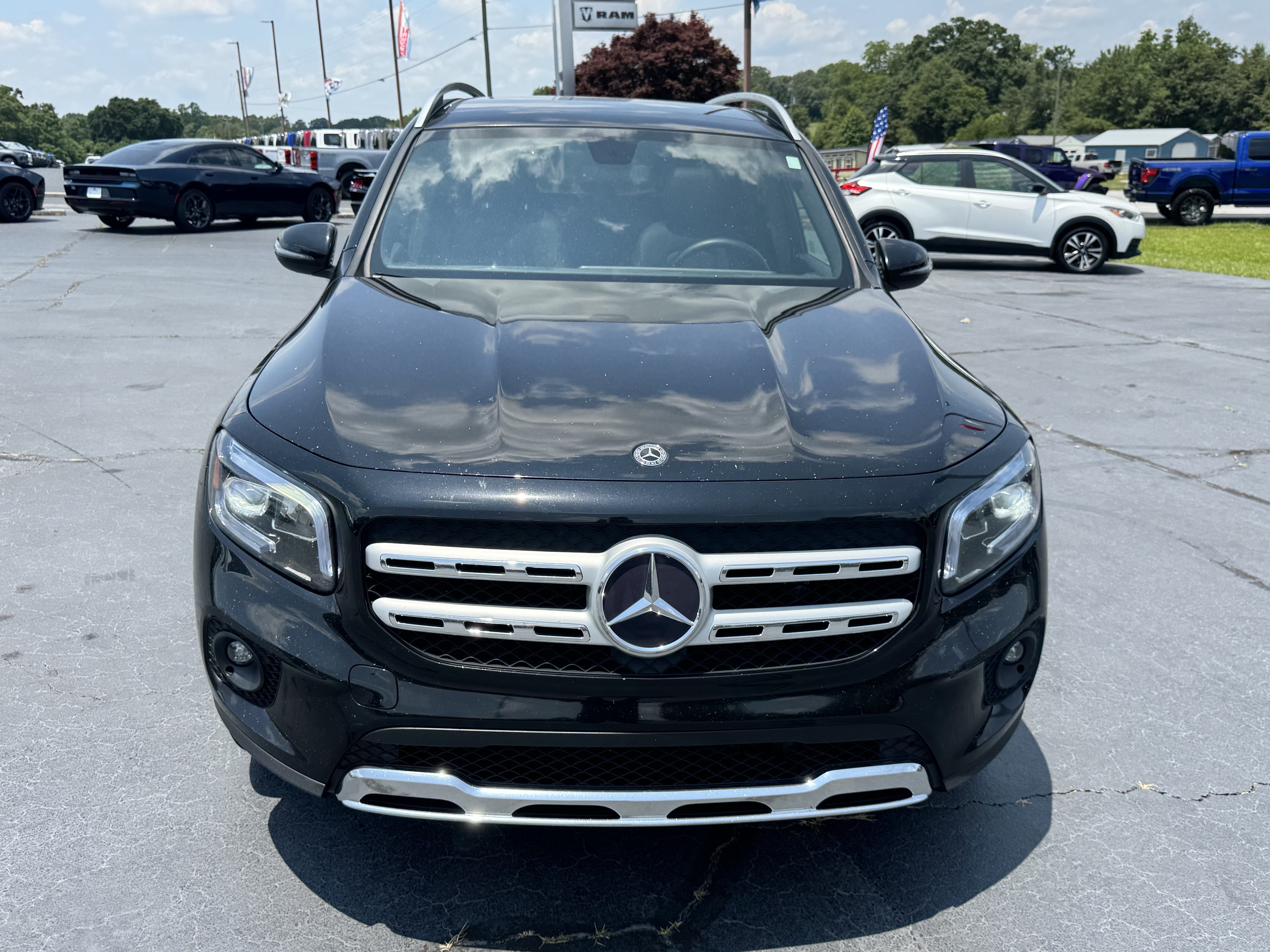 Used 2020 Mercedes-Benz GLB 250 4MATIC image 3