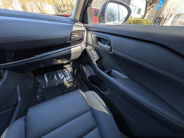 Used 2025 Nissan Rogue SL w/ SL Premium Package image 19