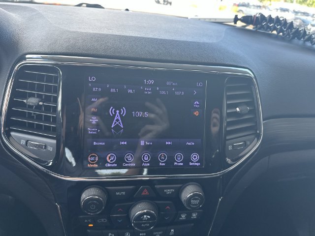 Used 2020 Jeep Grand Cherokee Altitude AWD/4WD image 17