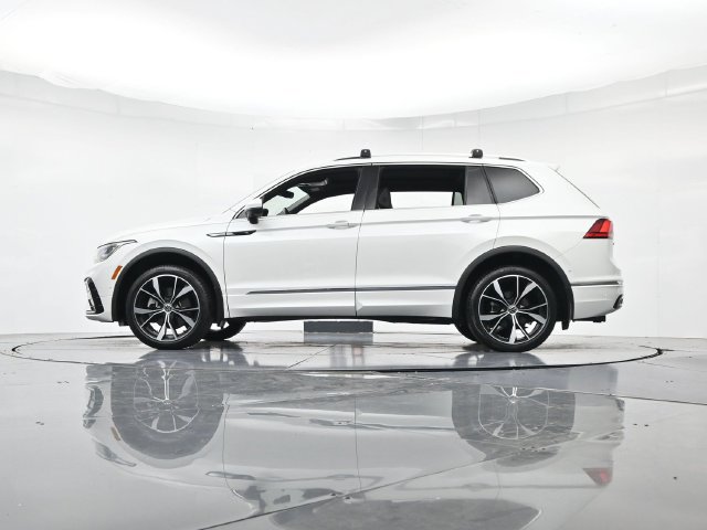 Used 2023 Volkswagen Tiguan SEL R-Line AWD/4WD image 35