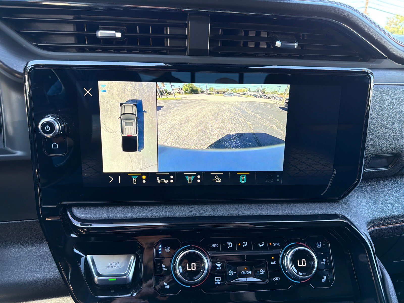 Used 2023 GMC Sierra 1500 AT4 w/ Technology Package AWD/4WD image 26
