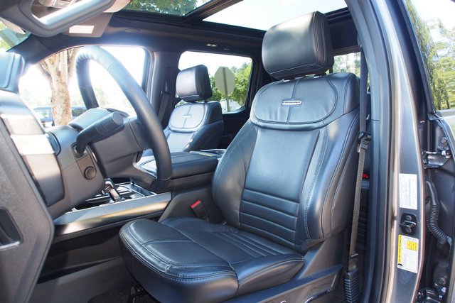 Certified 2025 Ford F150 Platinum w/ Equipment Group 702A High AWD/4WD image 17