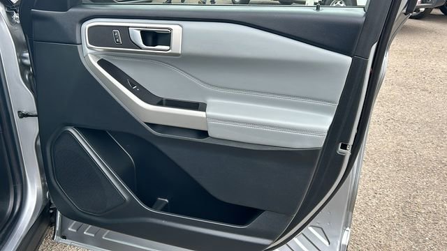 Certified 2022 Ford Explorer XLT w/ Equipment Group 202A image 10