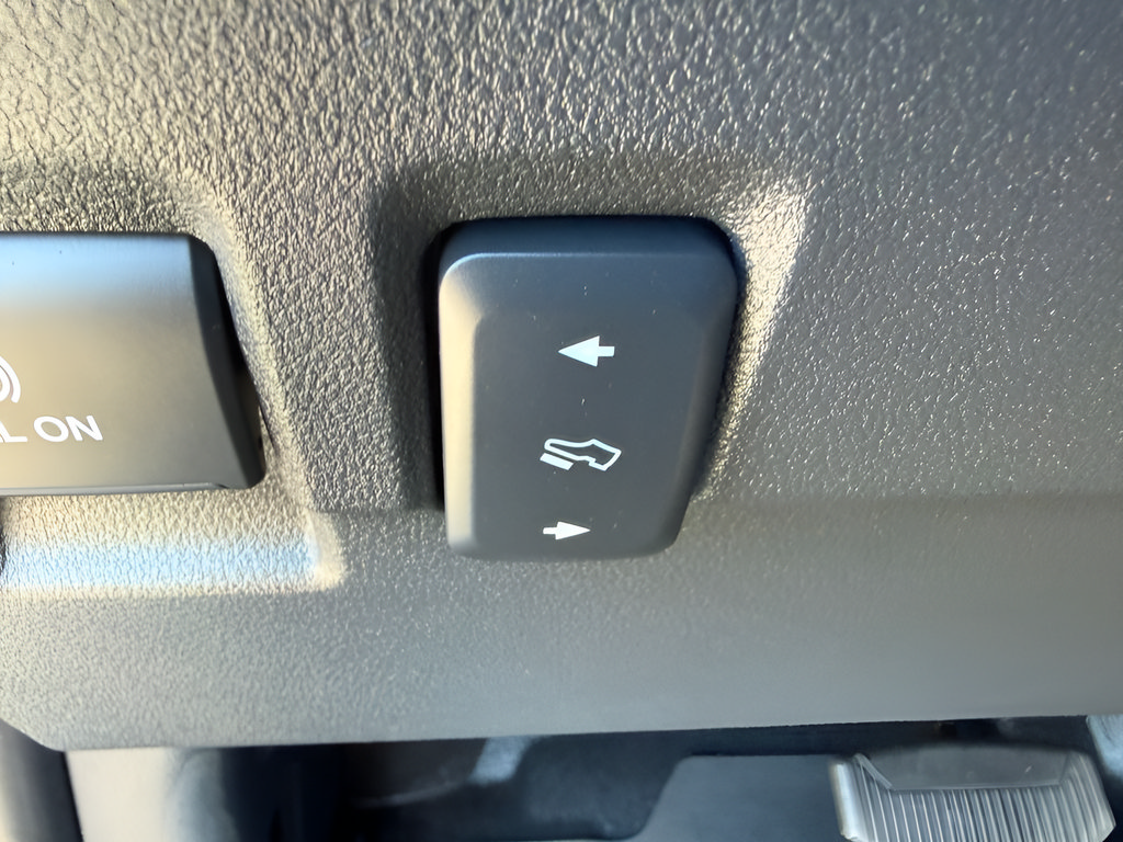 Certified 2024 Ford F350 Platinum AWD/4WD image 26