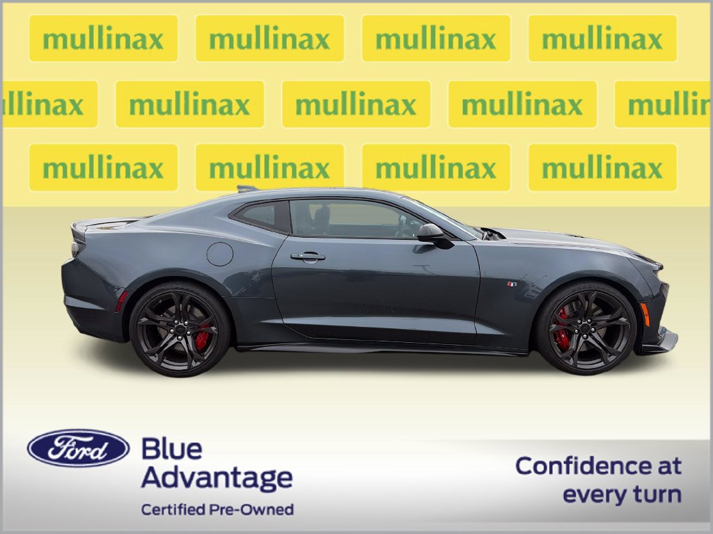 Used 2019 Chevrolet Camaro SS RWD image 2