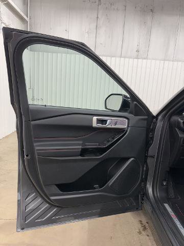 Certified 2023 Ford Explorer ST-Line w/ Class IV Trailer Tow Package image 5